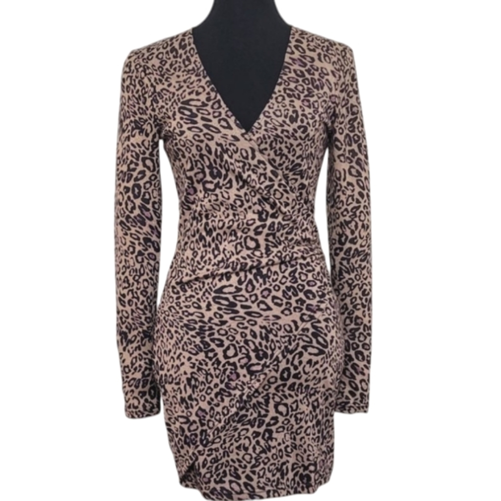 🆕️ superdown 'Laurie' Faux Wrap Dress - Picture 3 of 12